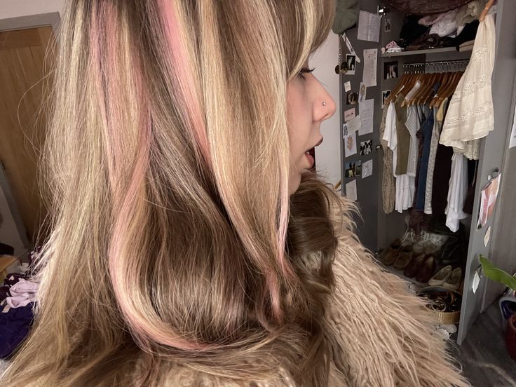 “Neapolitan hair” with pink, blonde and brown. Multiple colors for highlights add even more. 