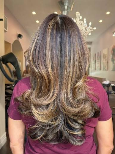 Big, glossy volume through the mid-lengths and ends