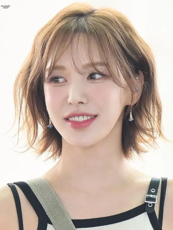 Soft Side-Swept Bangs